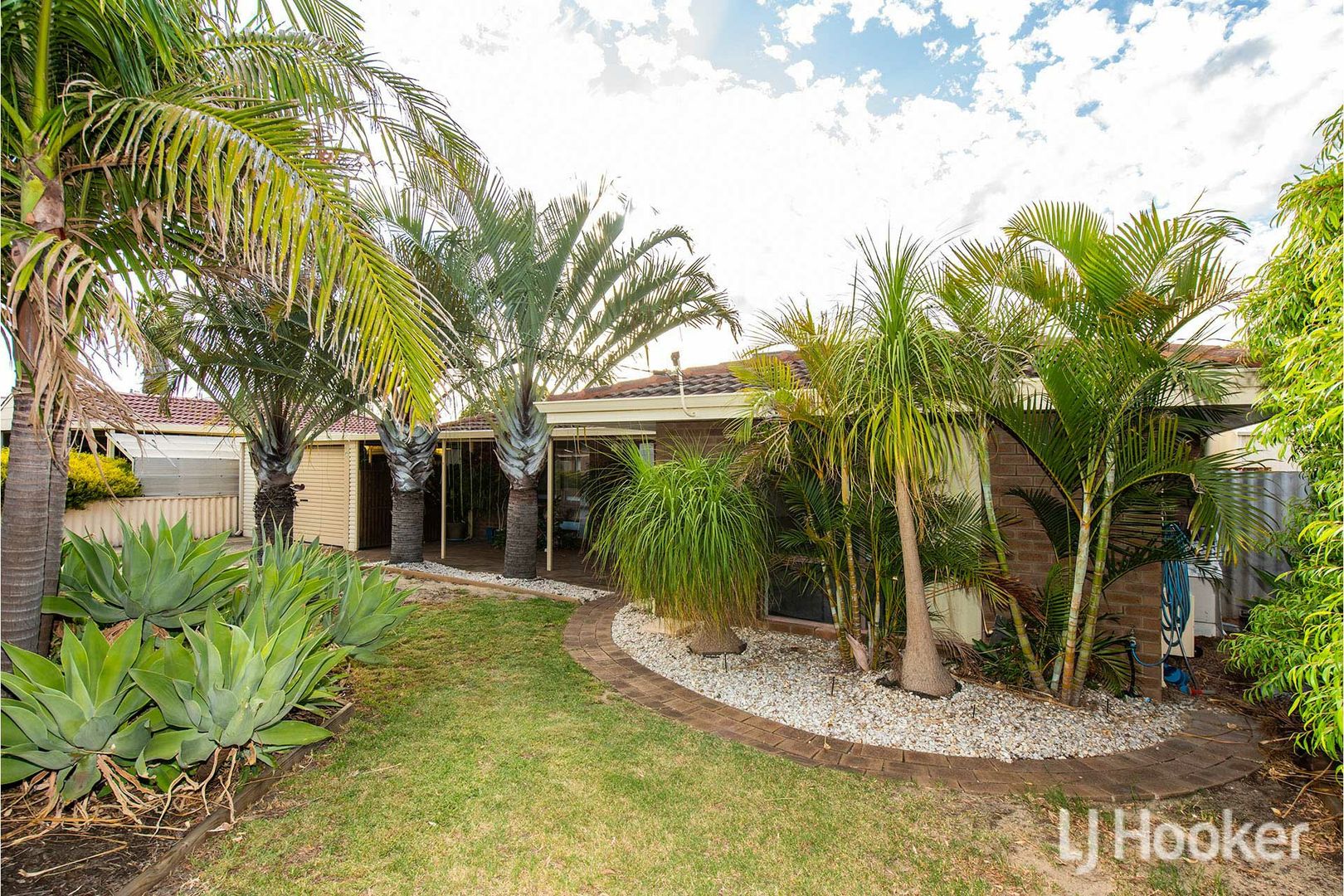 35 Shamrock Way, Huntingdale WA 6110, Image 2