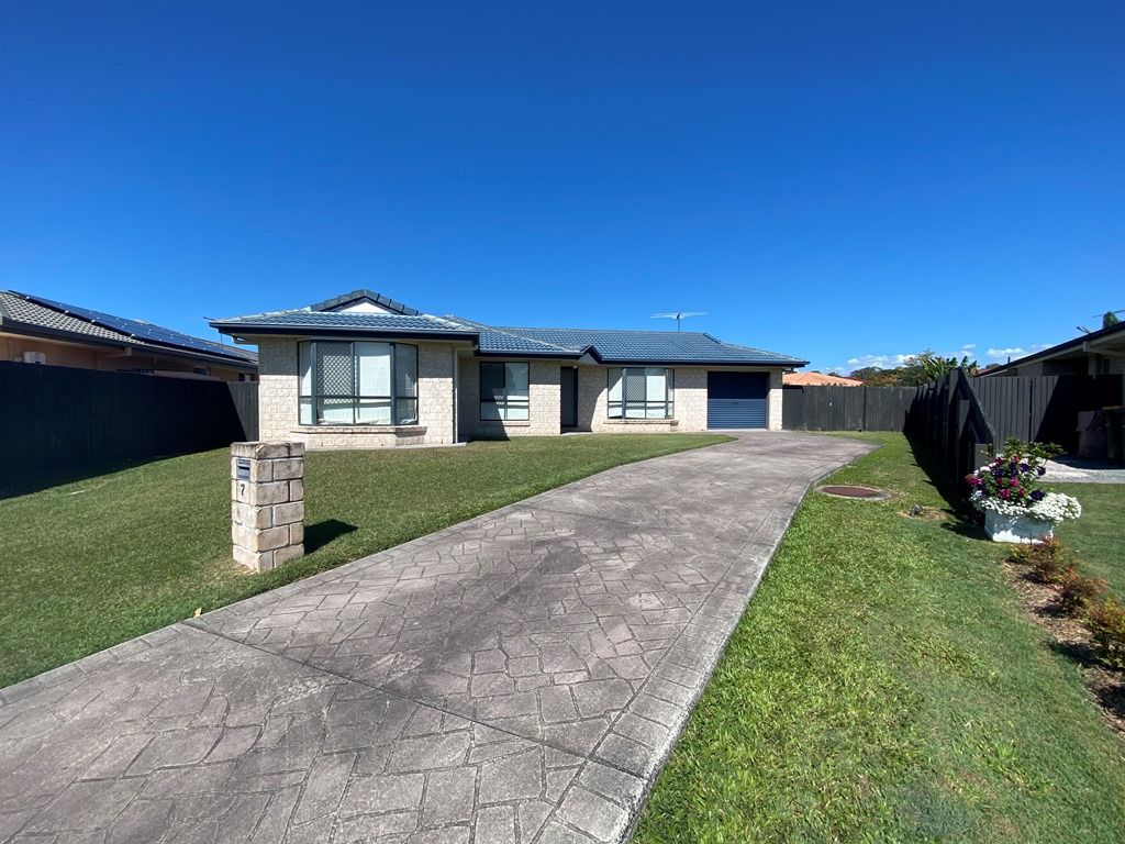 4 bedrooms House in  SANDSTONE POINT QLD, 4511