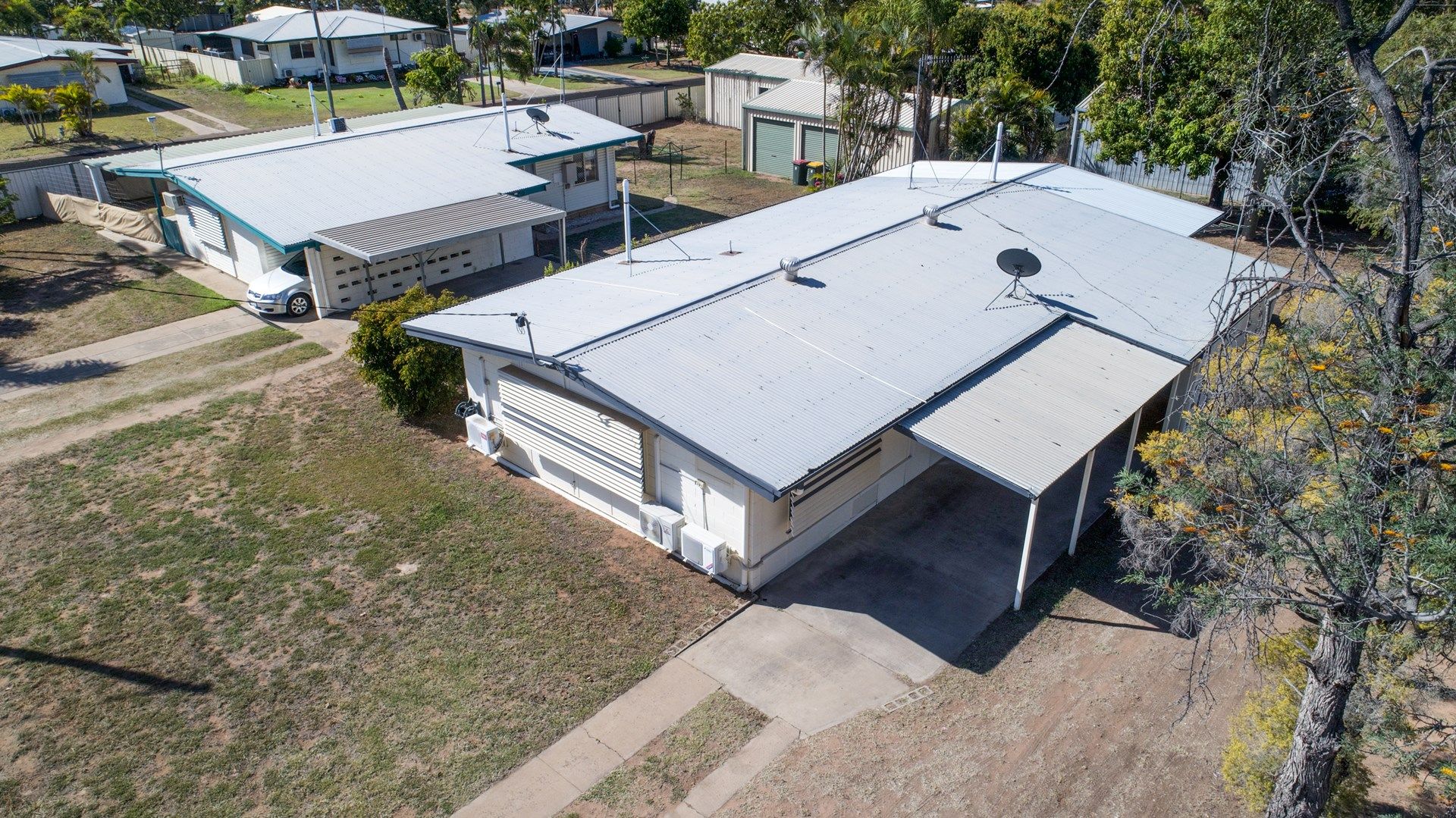 4 bedrooms House in 16 Mackenzie Drive MORANBAH QLD, 4744