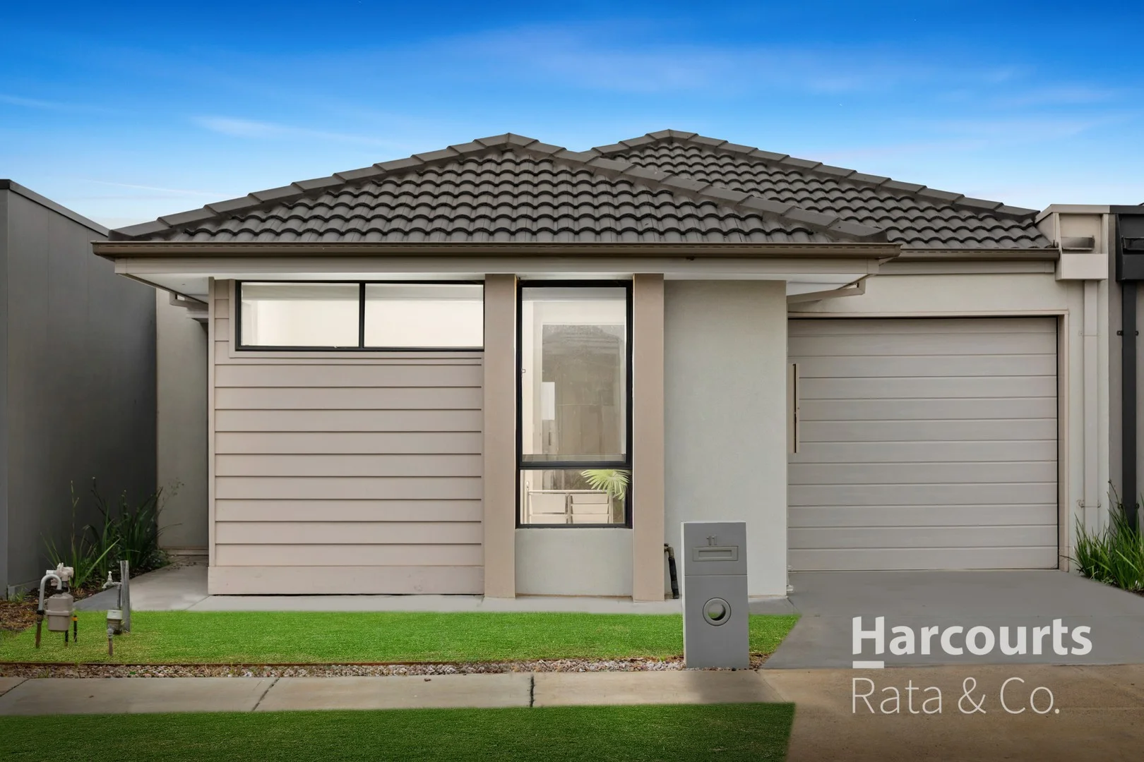 11 Romanesque Drive, Deanside VIC 3336