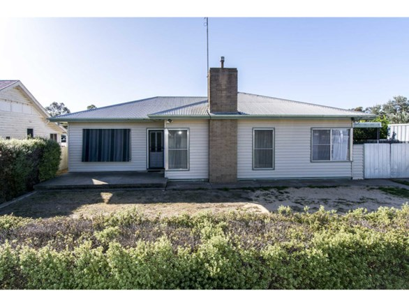 84 Edith Street, Horsham VIC 3400