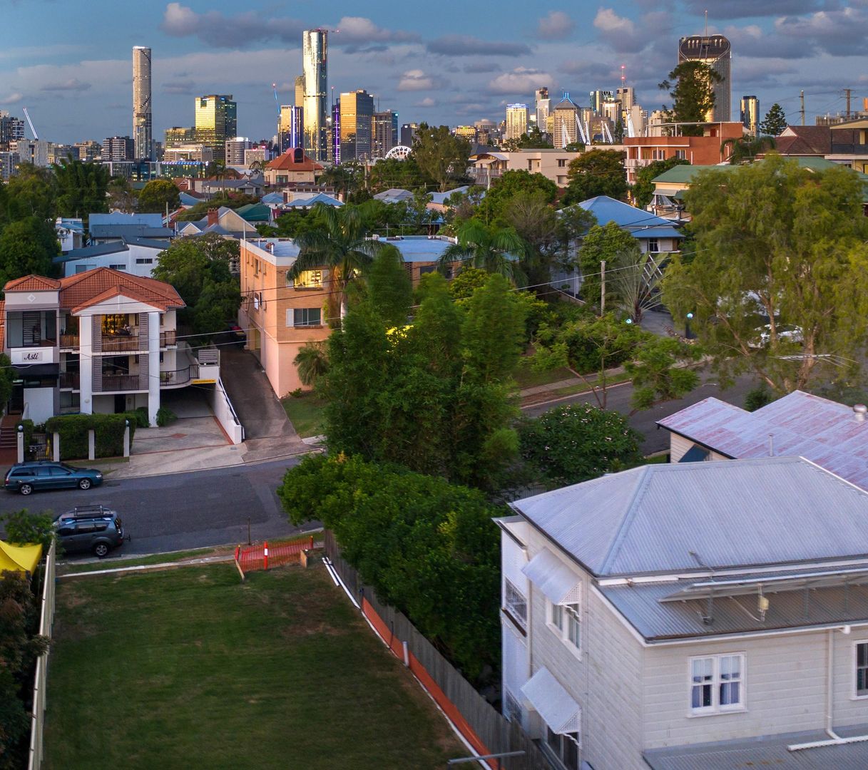 16 Jones Street, Highgate Hill Property History & Address Research