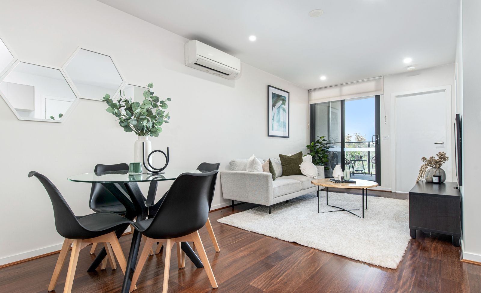 1 bedrooms Apartment / Unit / Flat in 204/193-195 Springvale Road NUNAWADING VIC, 3131