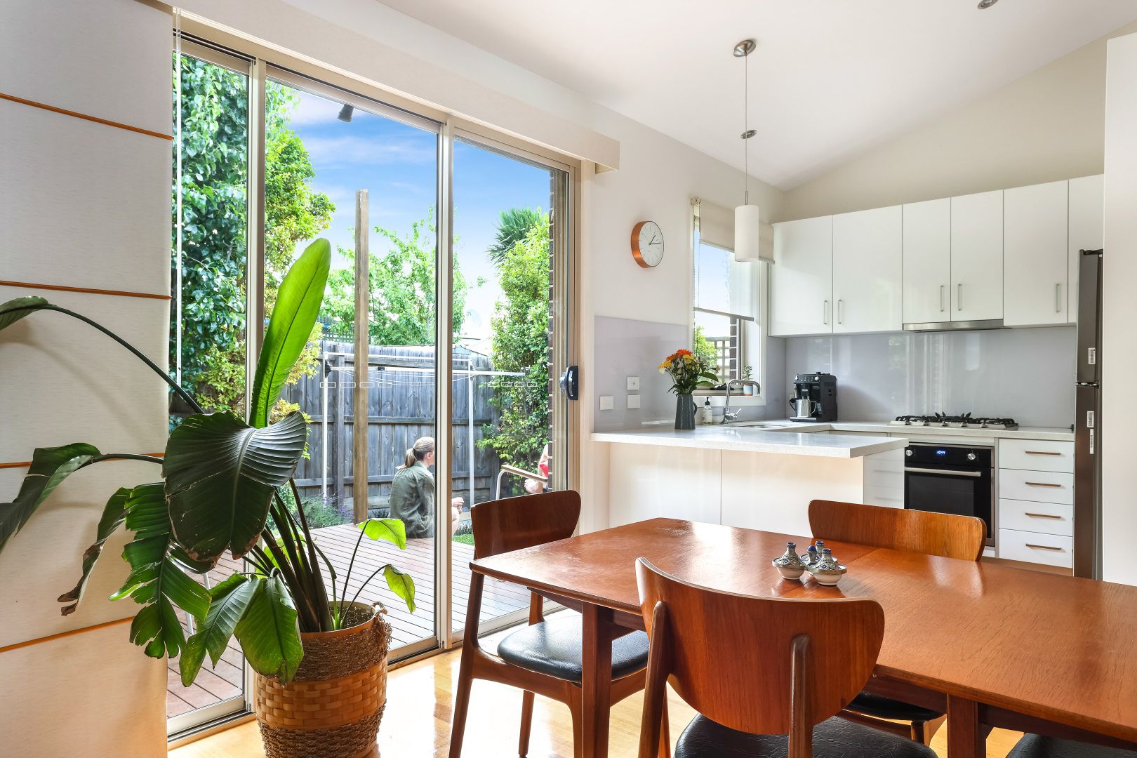 2/3 Edith Street, Oak Park VIC 3046, Image 2