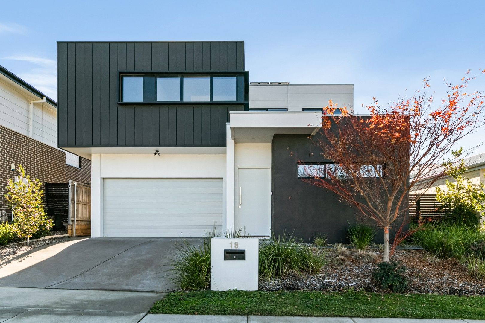 4 bedrooms House in 18 Vellacott Street DENMAN PROSPECT ACT, 2611