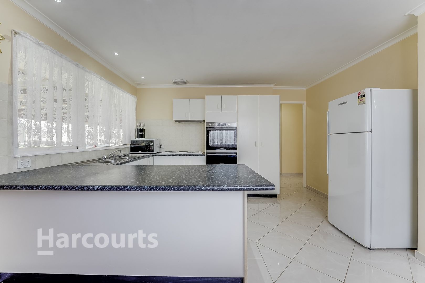 26 Aminya Crescent, Bradbury NSW 2560, Image 2