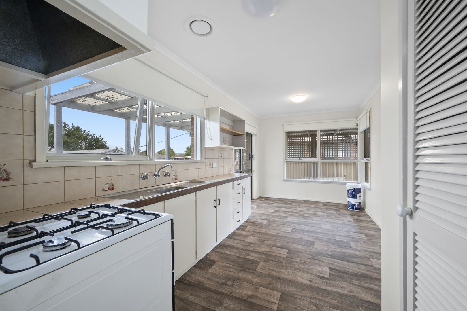 28 Ivanhoe Street, Wendouree VIC 3355 House For Rent 380 Domain