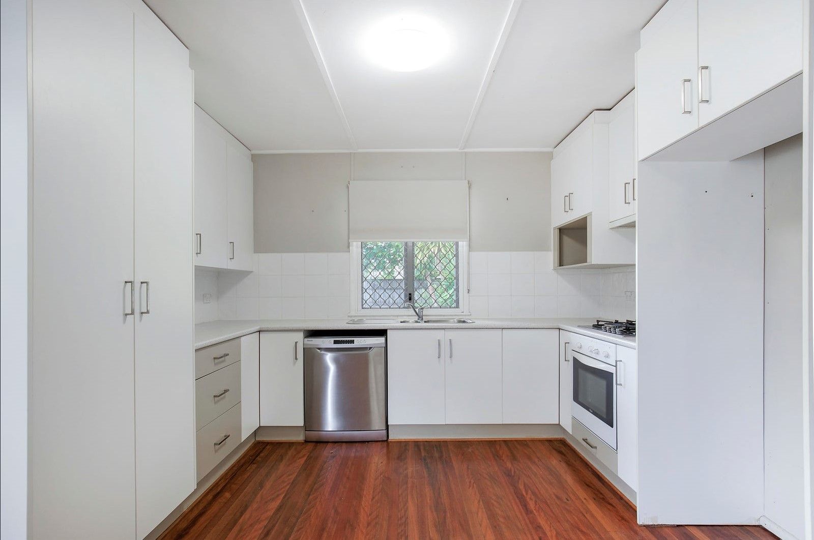 10 Twenty-First Avenue, Brighton QLD 4017, Image 2