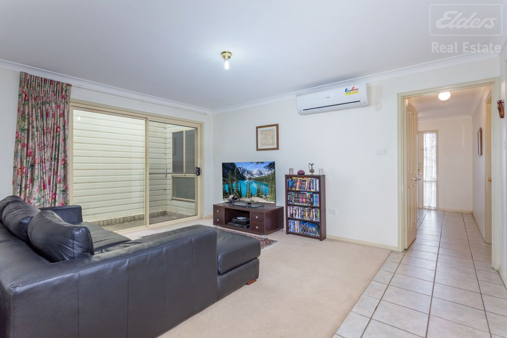 80 Rosewood Glen, Jerrabomberra NSW 2619, Image 2