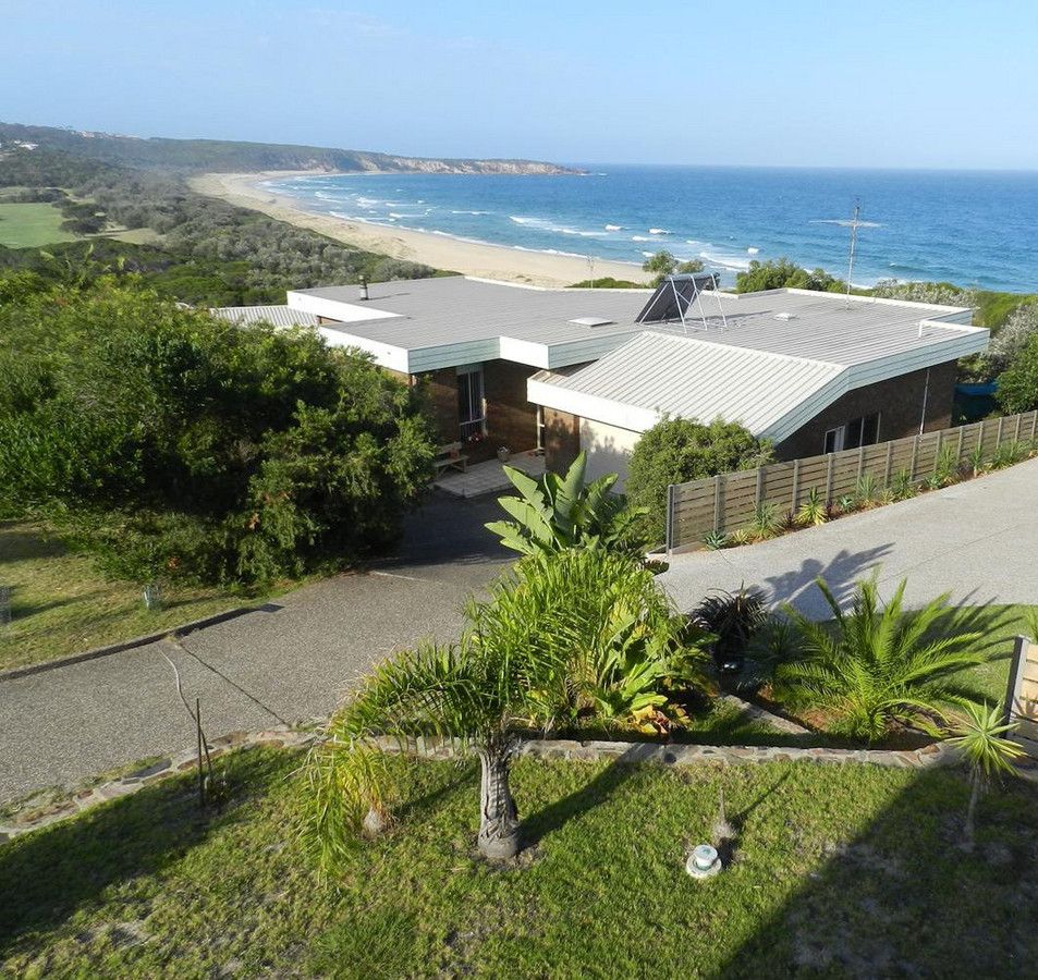 3 bedrooms House in 12C Surf Circle TURA BEACH NSW, 2548