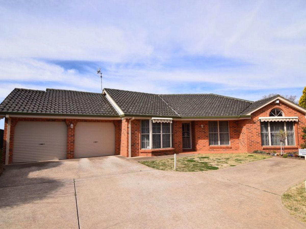 3 bedrooms Townhouse in 7/149 Rocket Street BATHURST NSW, 2795