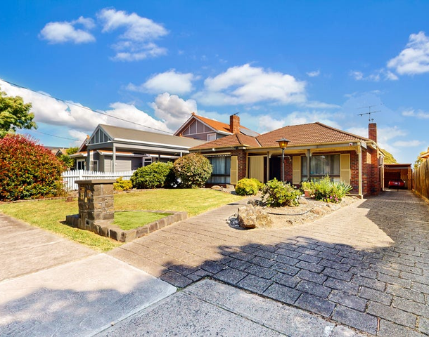 17 Balmoral Avenue, Strathmore VIC 3041