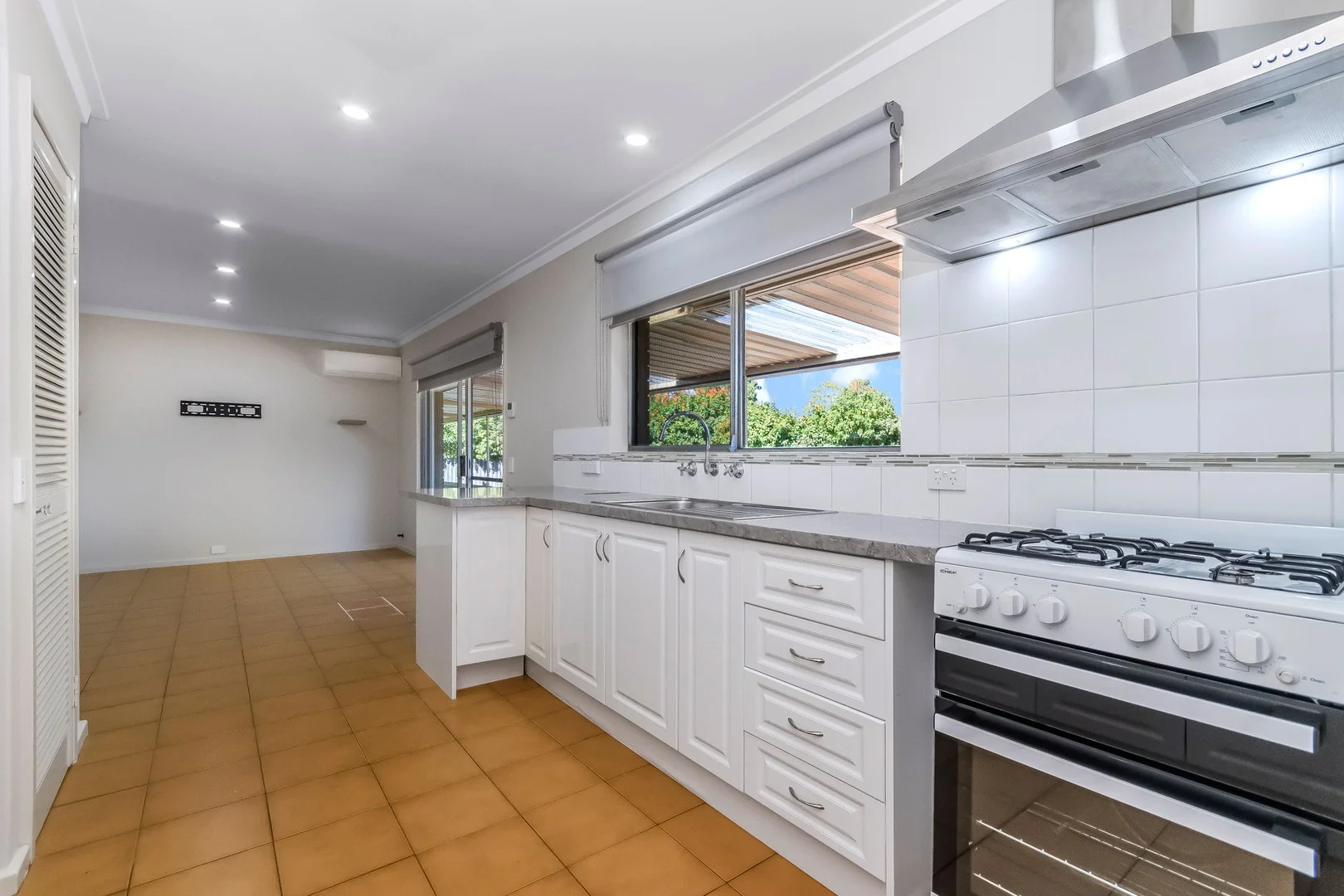 Additional image 16 of 7 Bayham Place, Huntingdale WA 6110