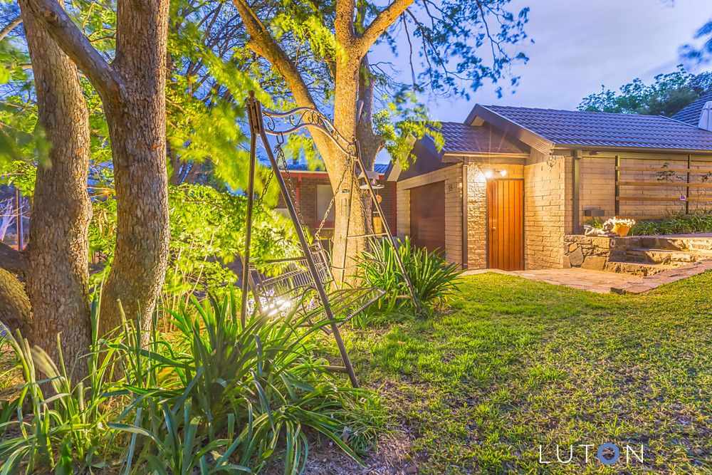 18 Ross Smith Crescent, Scullin ACT 2614, Image 2
