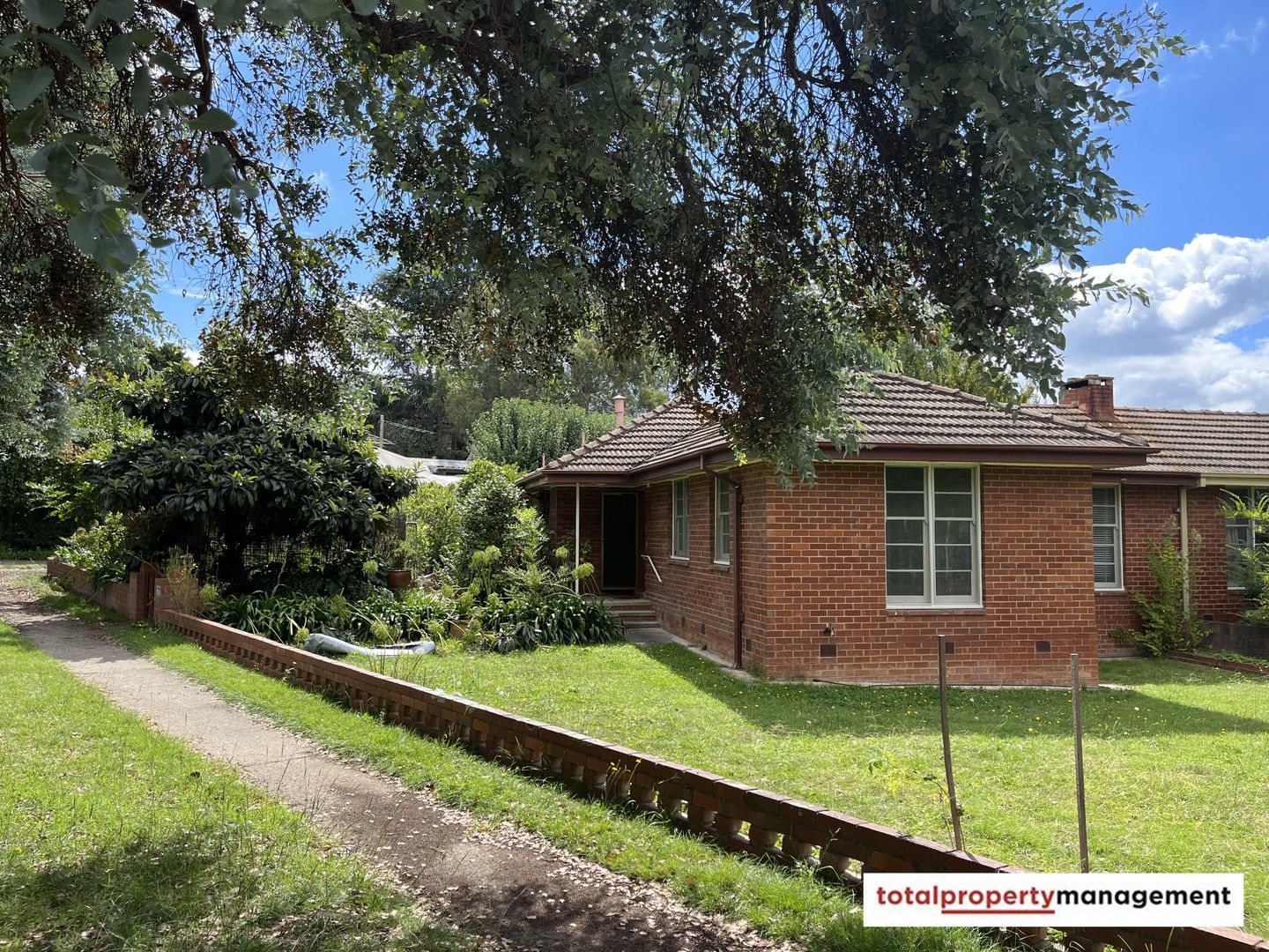 3 bedrooms Duplex in 2 Schomburgk Street YARRALUMLA ACT, 2600