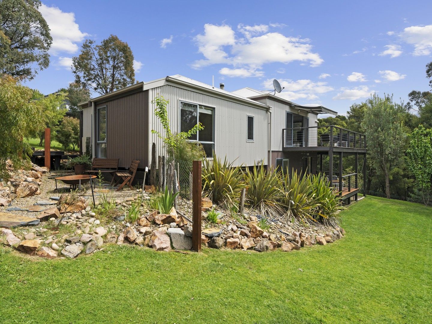 13 Meadow View Court, Merrijig VIC 3723, Image 1