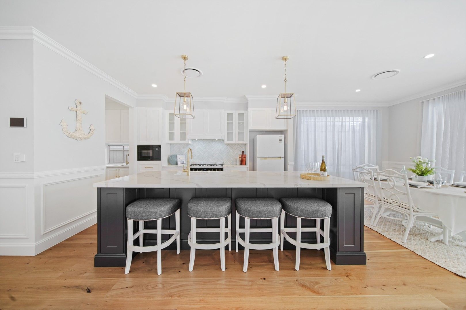 5 bedrooms House in 322 Main Road WELLINGTON POINT QLD, 4160