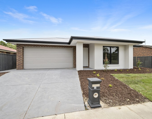 17 Jemacra Place, Mount Clear VIC 3350
