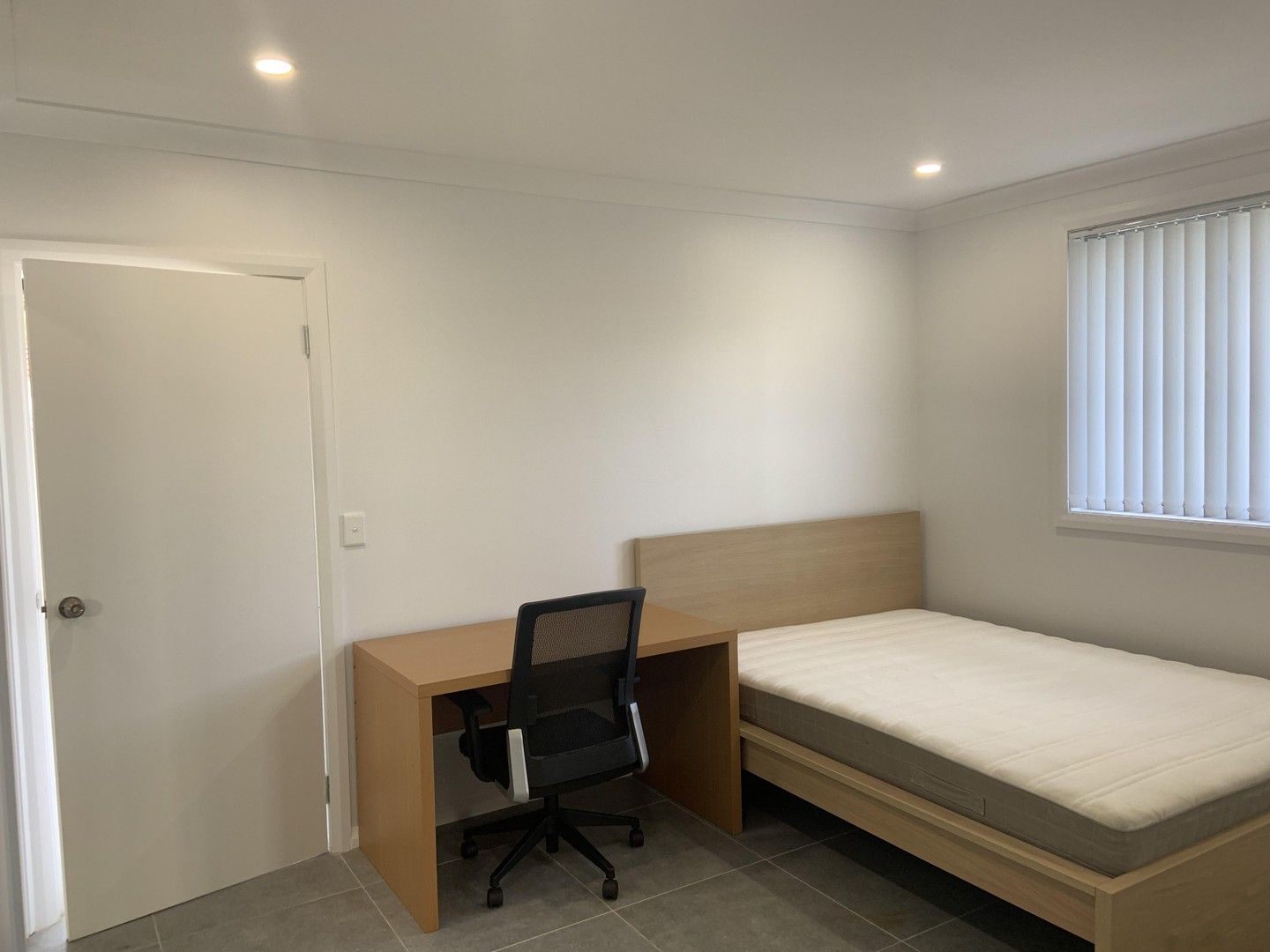 1 bedrooms Studio in 48A Cairns Street RIVERWOOD NSW, 2210