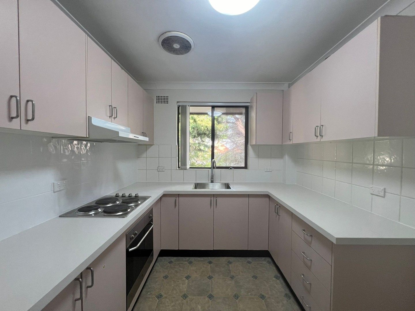 2 bedrooms Apartment / Unit / Flat in 3/11 Brisbane Street HARRIS PARK NSW, 2150