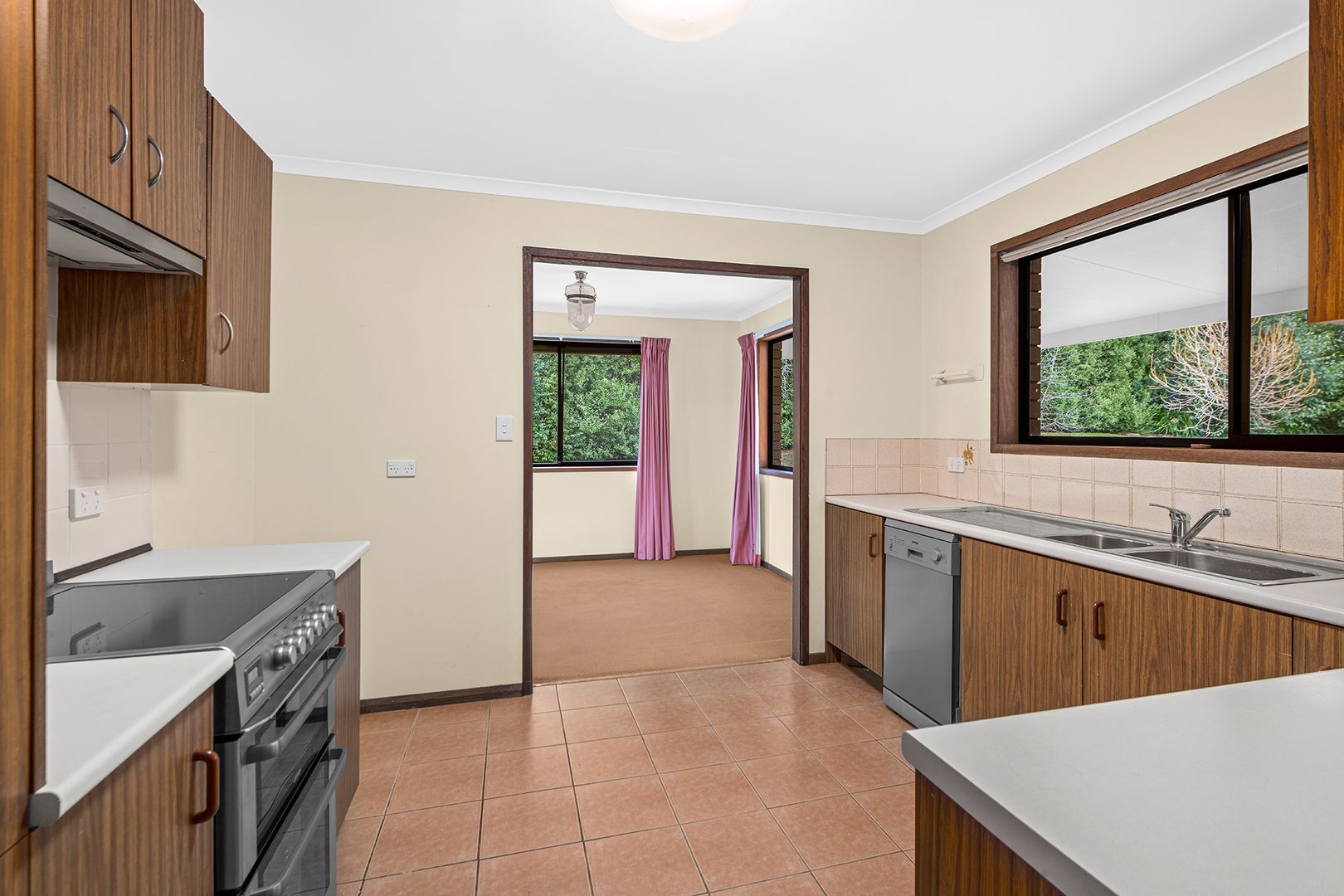 1 Chippendale Close, Moss Vale NSW 2577, Image 2
