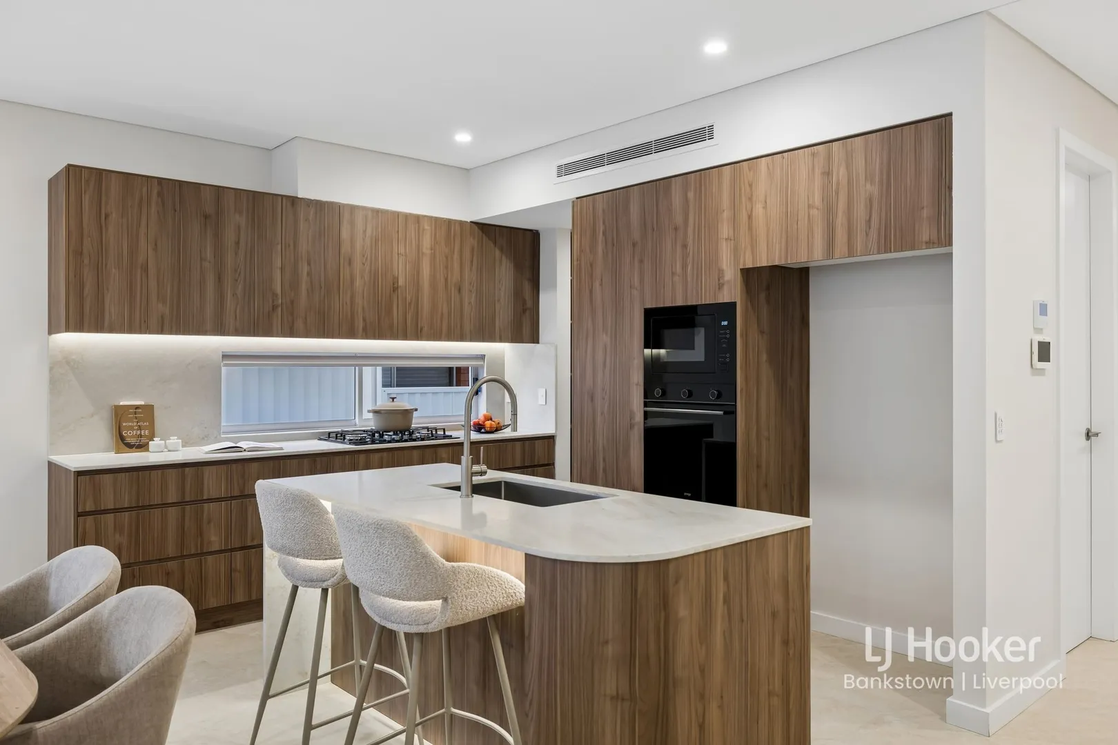 Contemporary Luxury in a Class of Its Own with Space, Style and Sophistication – pohled 6