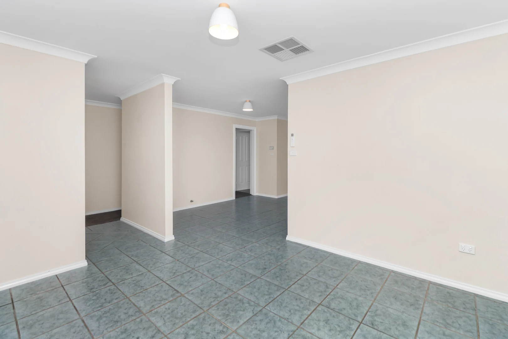 Additional image 8 of 3 Tikki Place, Glenfield Park NSW 2650