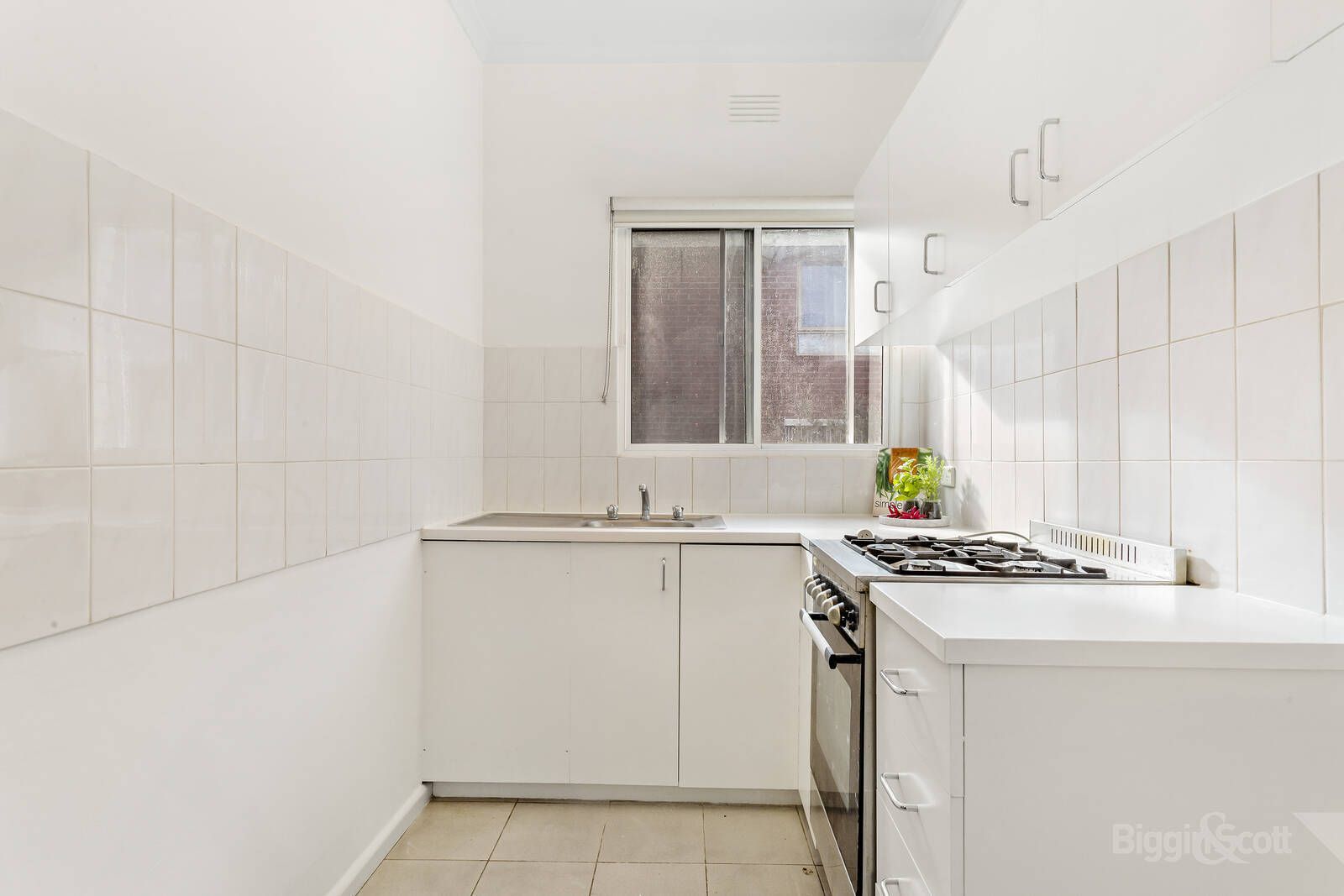 10/104 Rowena Parade, Richmond VIC 3121, Image 2