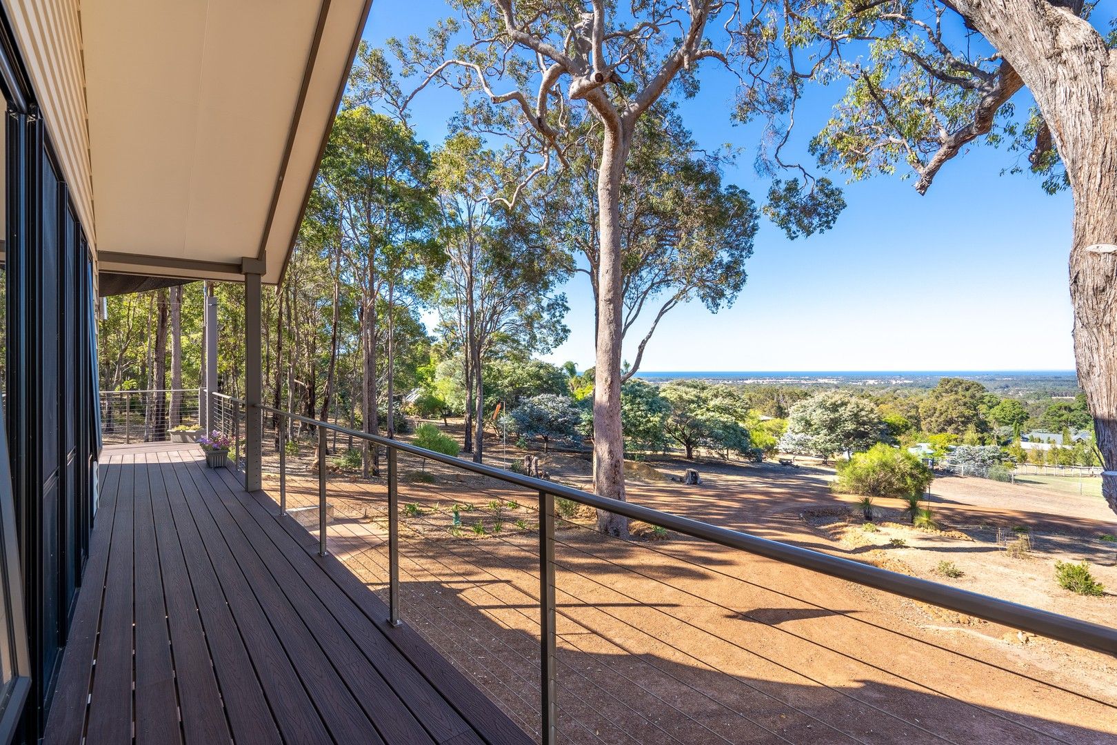 4 bedrooms House in 28 Rapida Rise YALLINGUP SIDING WA, 6282