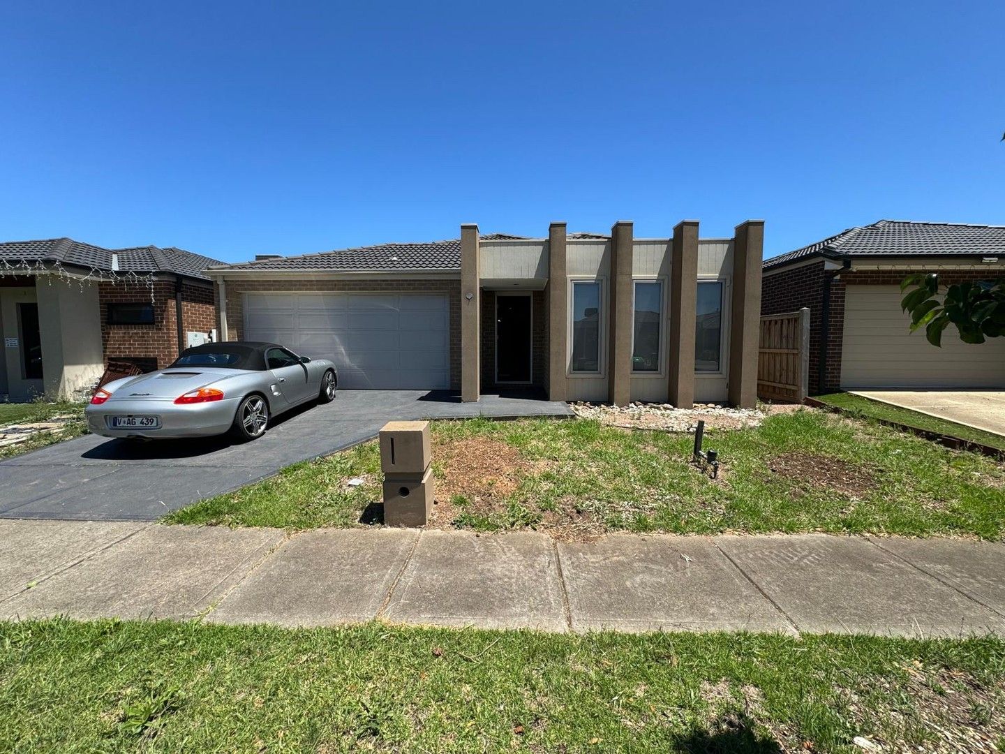 4 bedrooms House in 9 Ceratta Crescent TARNEIT VIC, 3029
