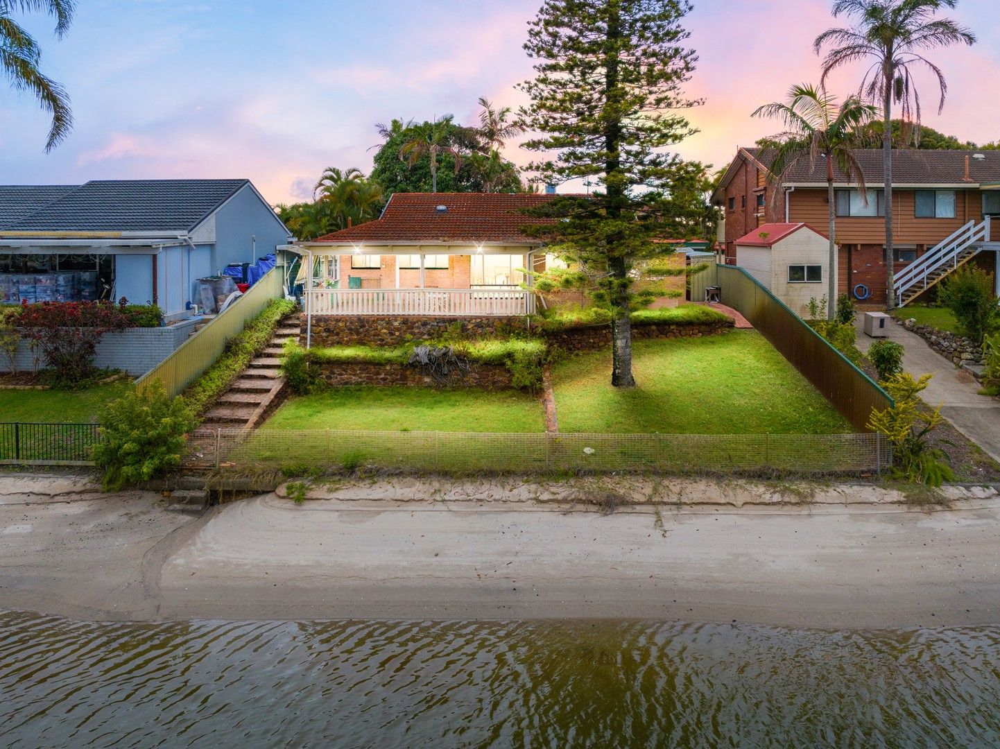 26 Bight Court, Mermaid Waters QLD 4218, Image 0