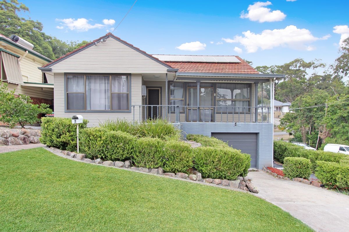 7 Yarrum Street, Adamstown Heights NSW 2289, Image 0