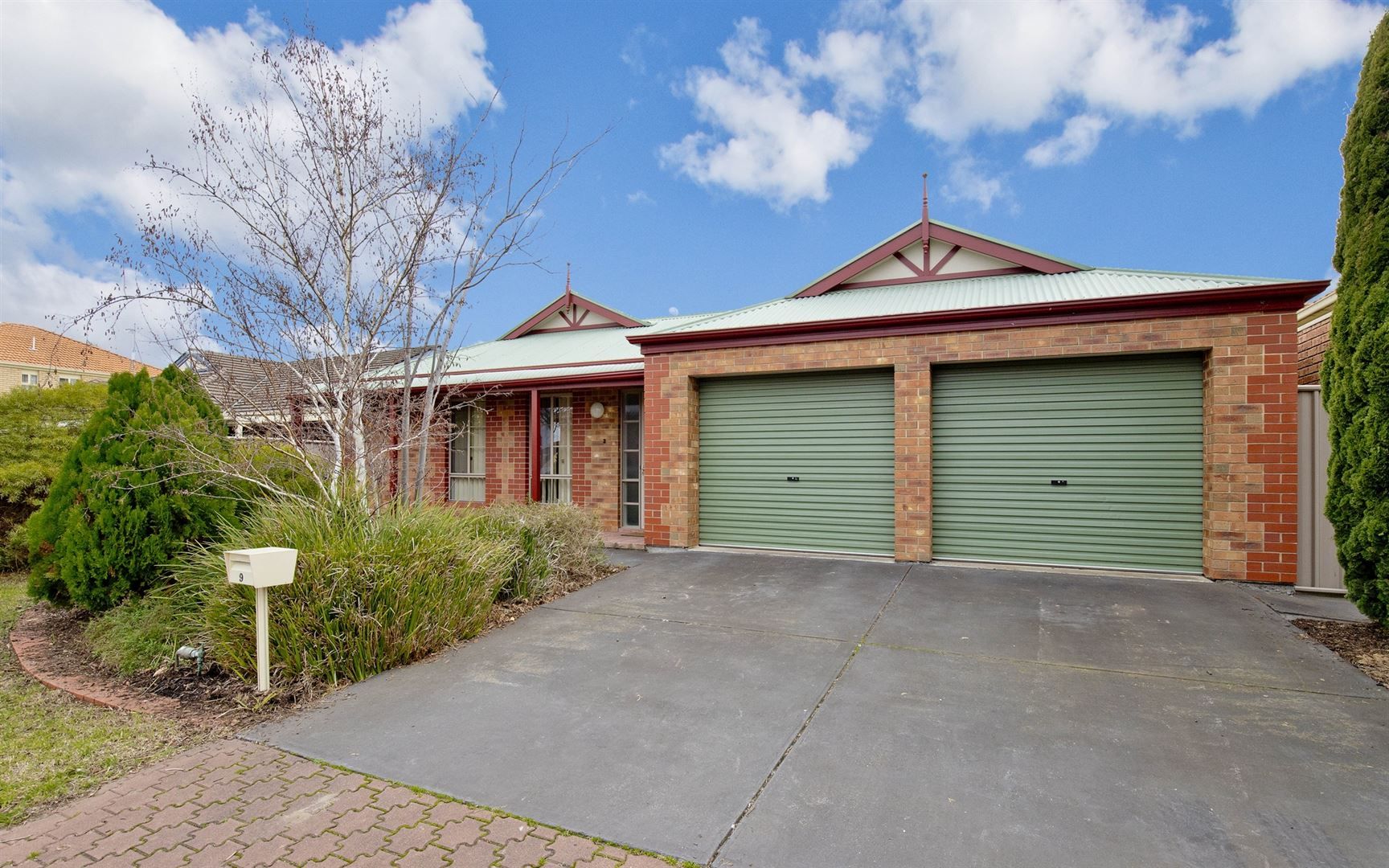 3 bedrooms House in 9 Mottistone Court OAKDEN SA, 5086