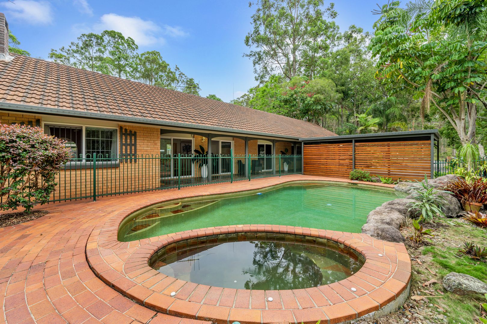 152154 Pioneer Road, Sheldon Property History & Address Research Domain