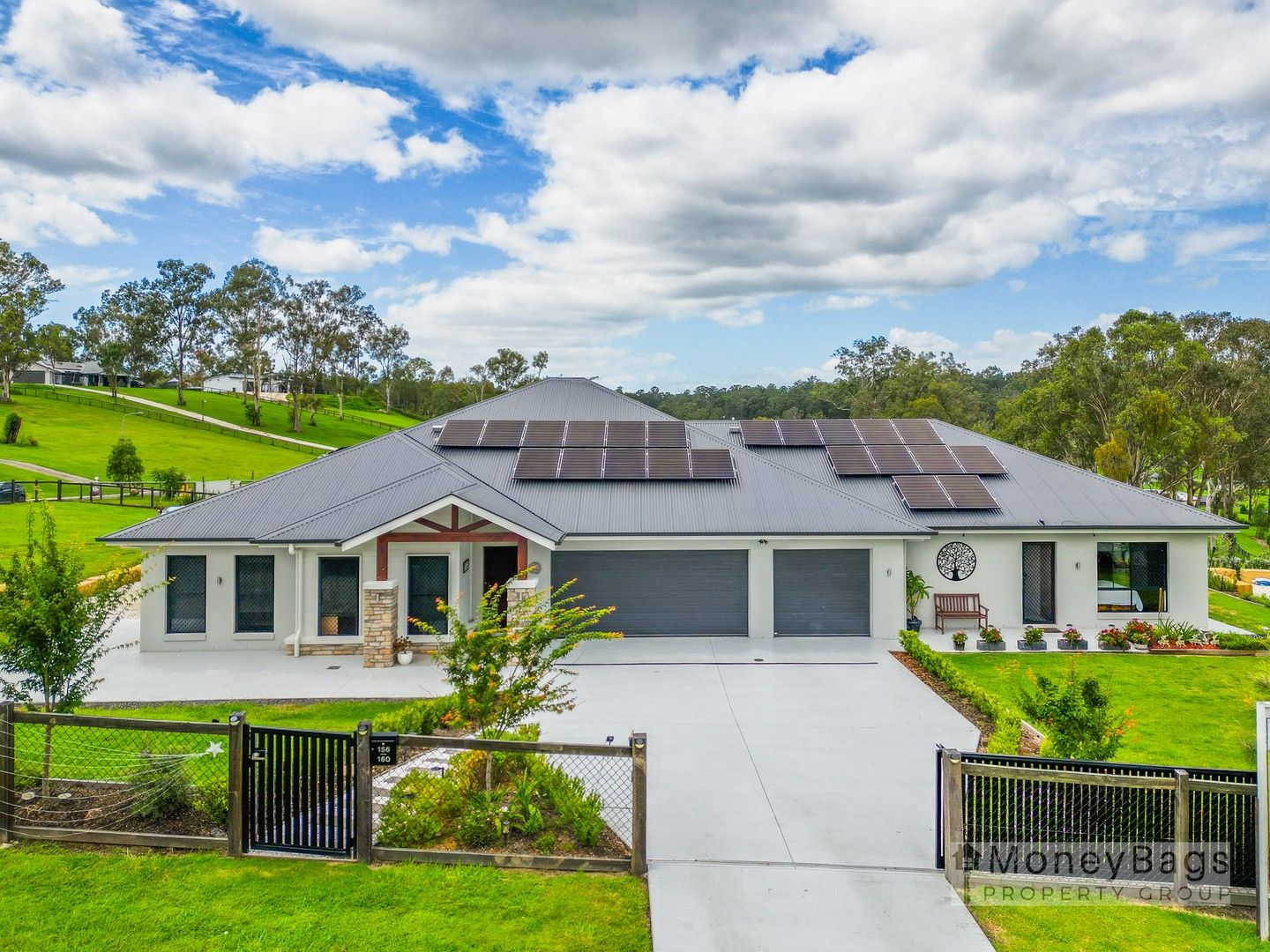 6 bedrooms House in 156-160 Townsvale Drive WOODHILL QLD, 4285