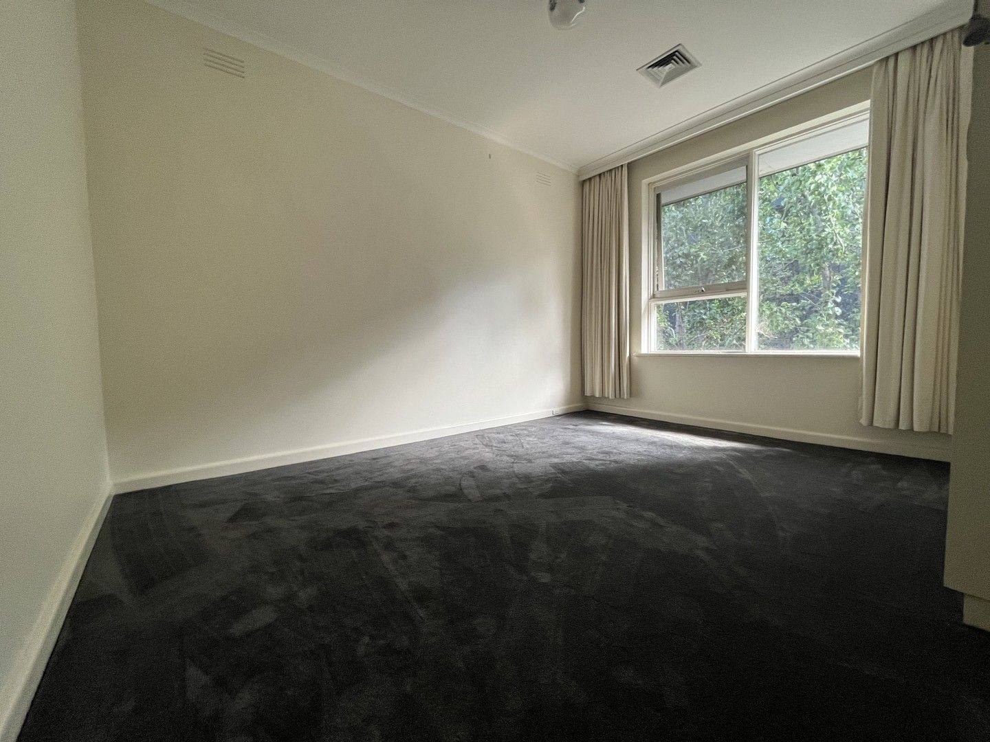2 bedrooms Apartment / Unit / Flat in 8/293 Kooyong Road ELSTERNWICK VIC, 3185