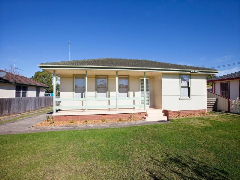 3 bedrooms House in 23 Eleebana Crescent KOONAWARRA NSW, 2530