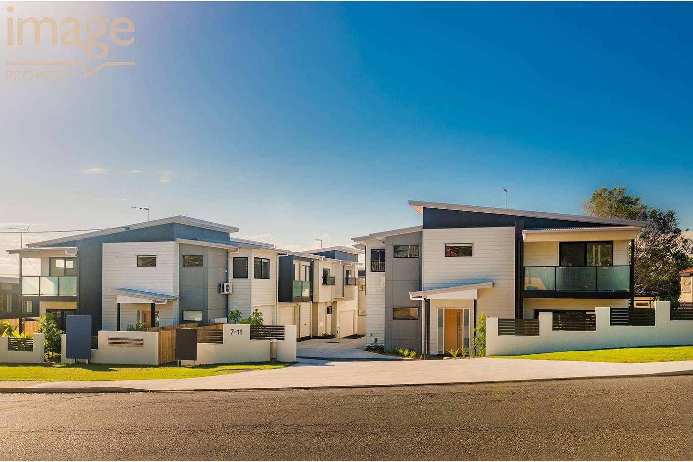 3 bedrooms Townhouse in 8/7 Kennington Rd CAMP HILL QLD, 4152