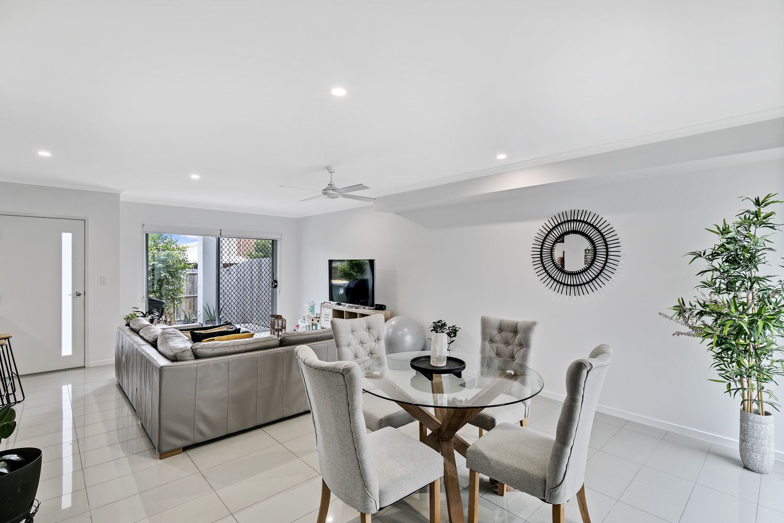 4/2 Regatta Boulevard, Wurtulla QLD 4575, Image 1