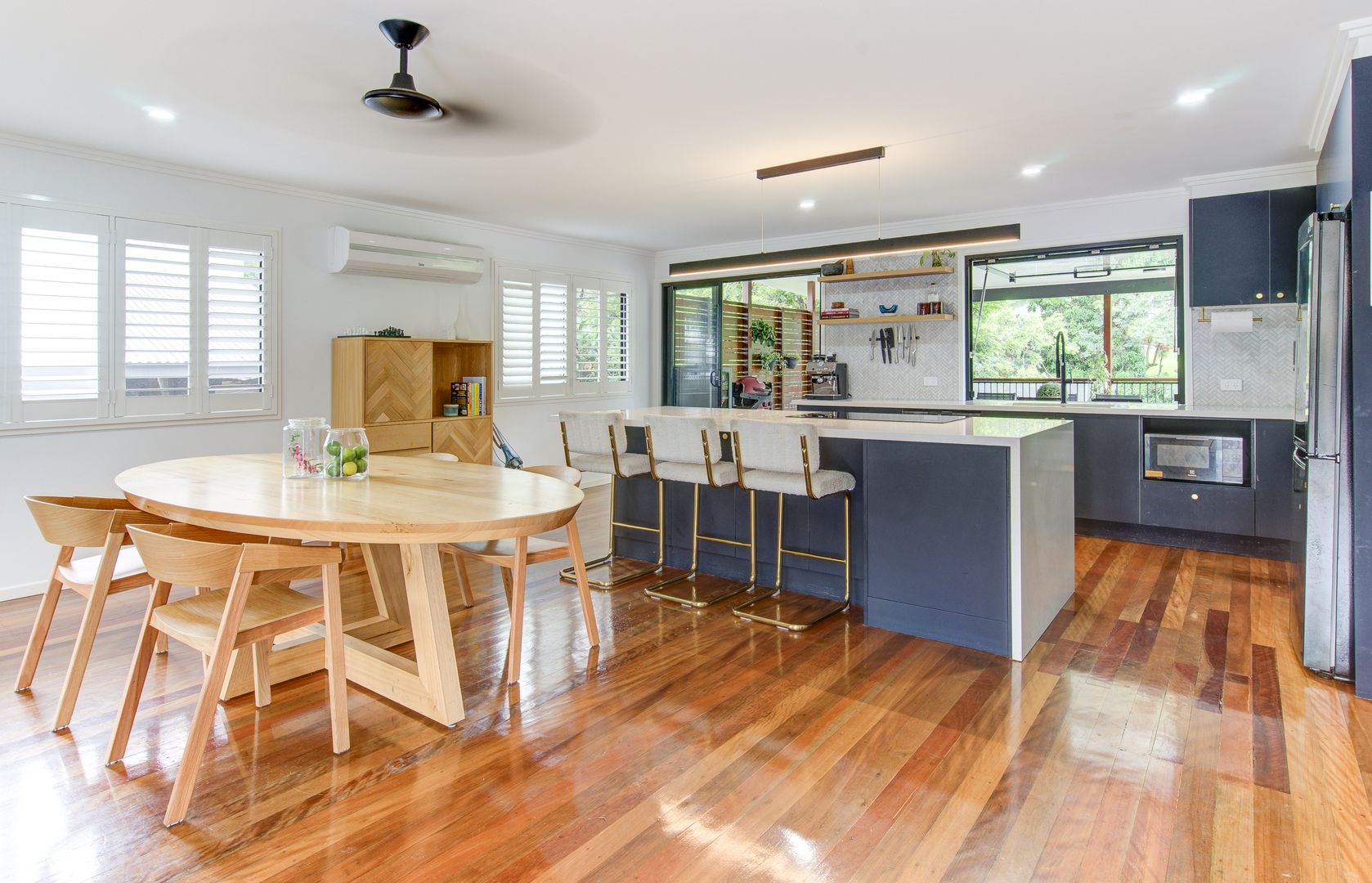 10 Joachim Street, Holland Park West QLD 4121, Image 2