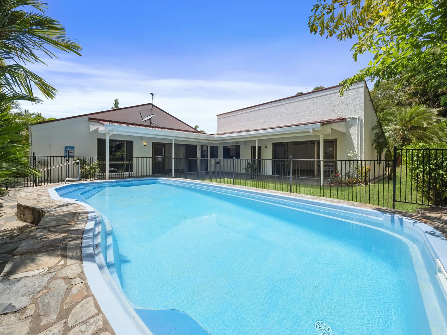 6 Lena Close, Clifton Beach QLD 4879, Image 2