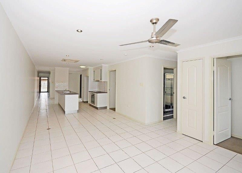 1/11 Lockerbie Court, Kawungan QLD 4655, Image 1