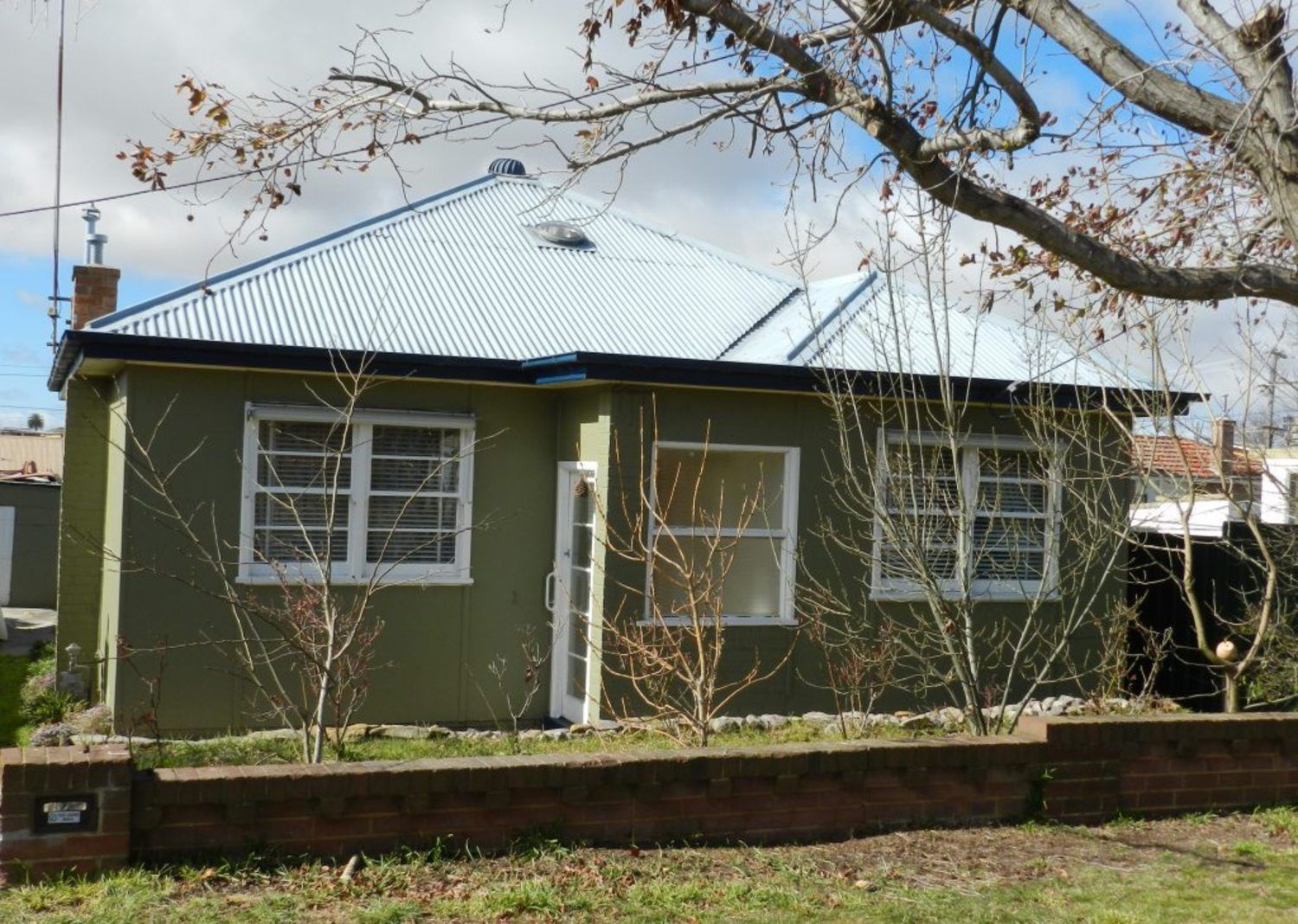 1 Furner Street Goulburn Nsw 2580 House For Rent 330 Domain