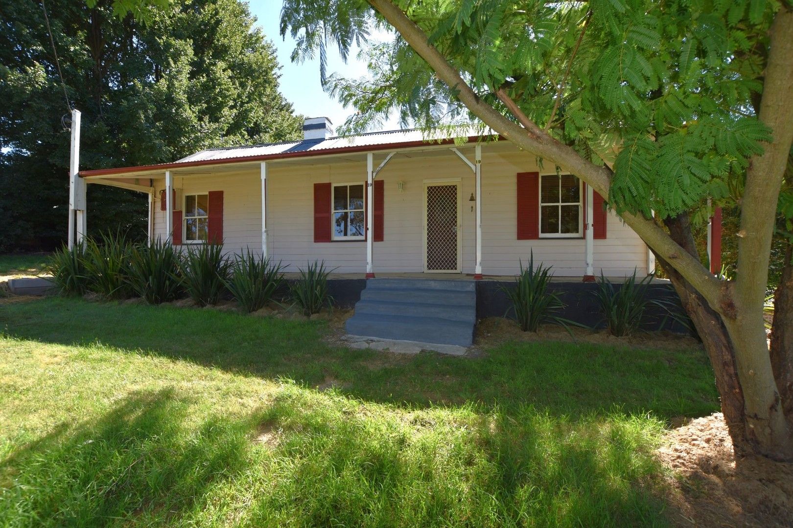 19 Warrataw Street, Gunning NSW 2581 House For Rent 420 Domain