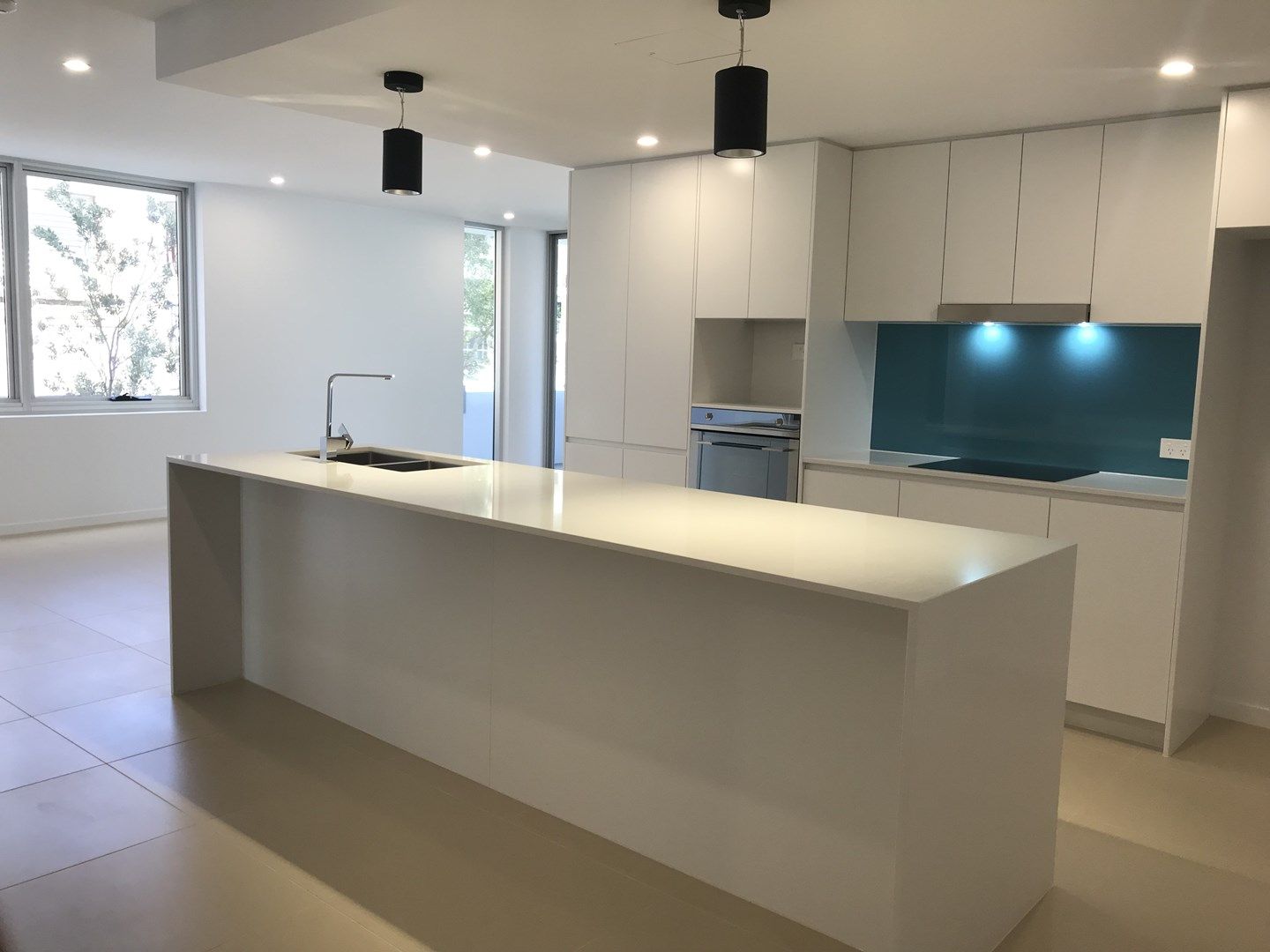 2 bedrooms Apartment / Unit / Flat in 203/29-31 Canberra Tce KINGS BEACH QLD, 4551