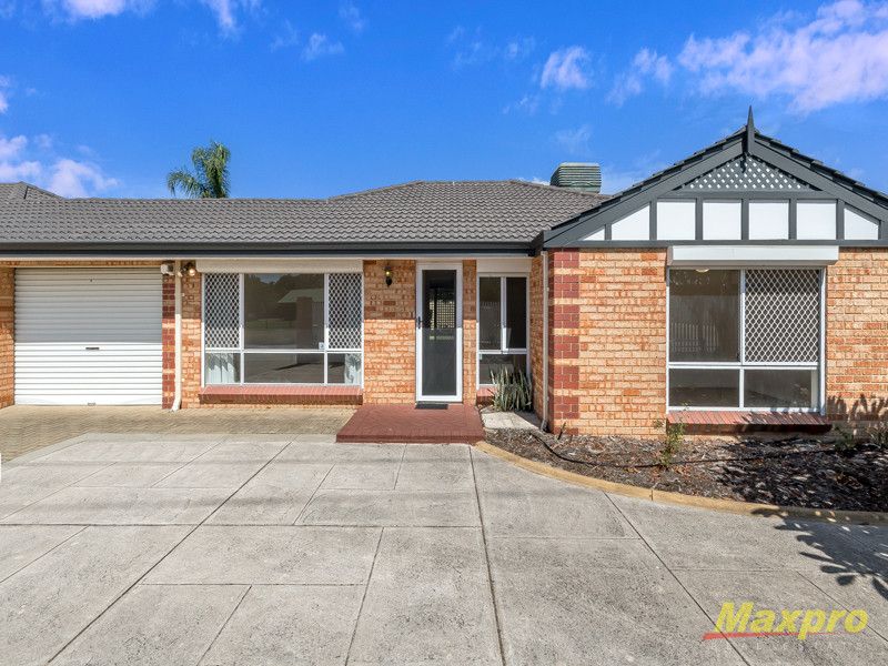 3 bedrooms House in 2/218 Yale Road THORNLIE WA, 6108