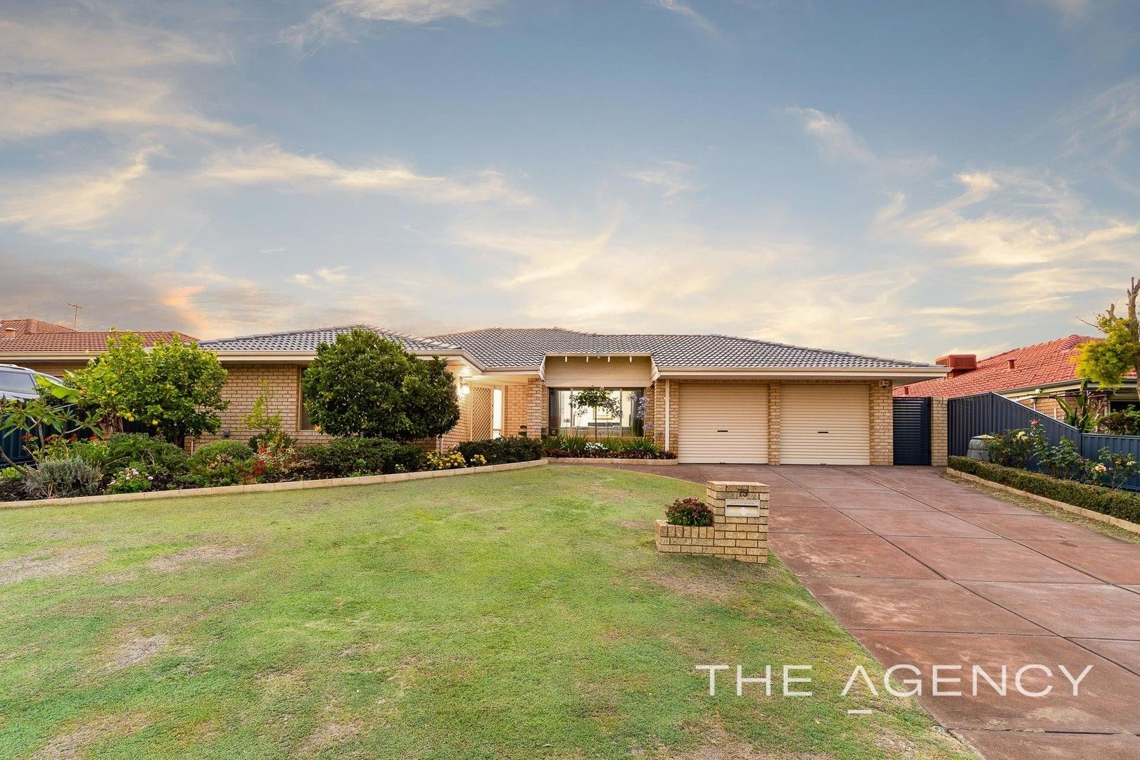 5 bedrooms House in 75 Sylvan Crescent LEEMING WA, 6149