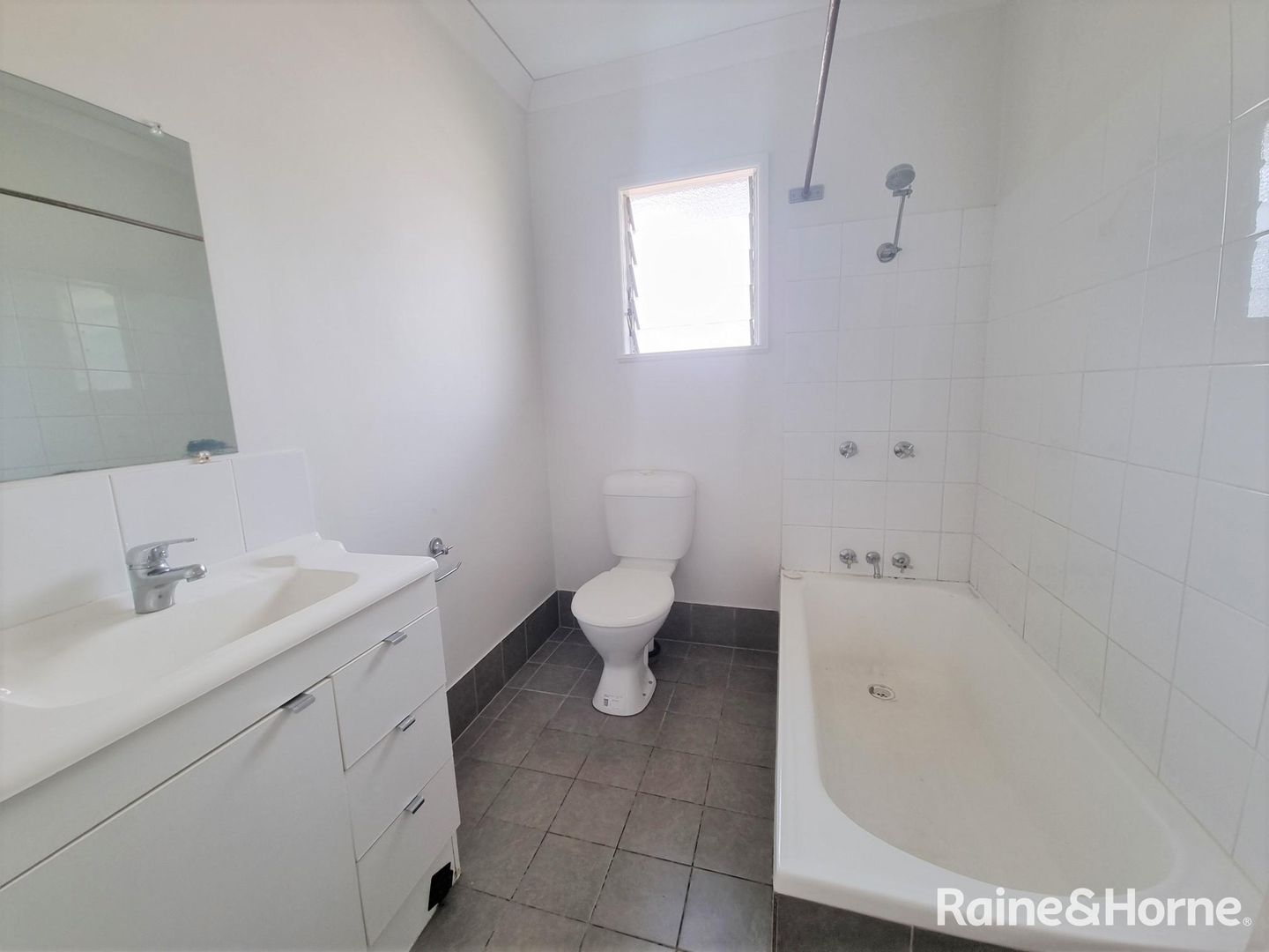 3/159 Sir Fred Schonell Drive, St Lucia QLD 4067, Image 2