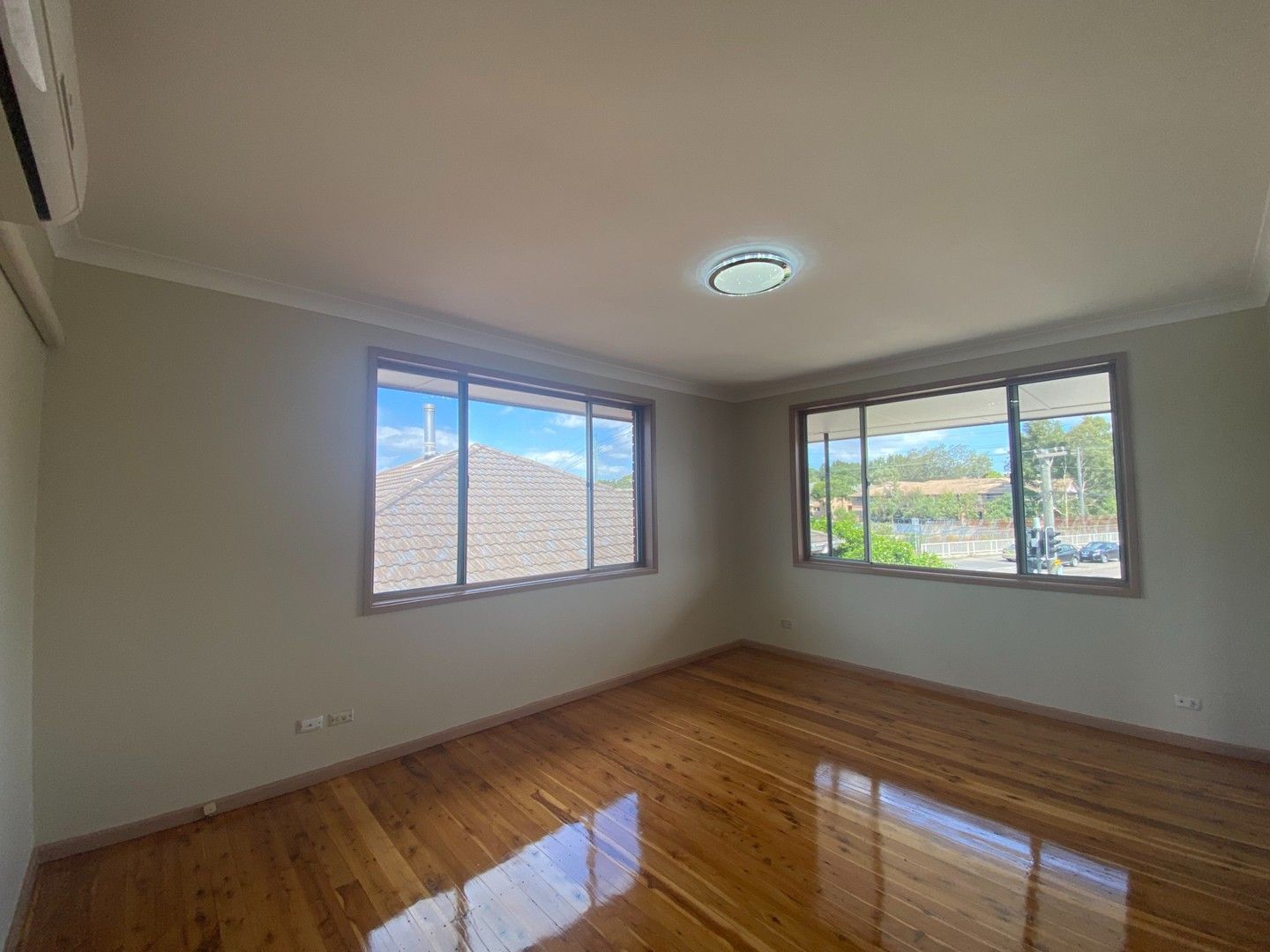 3 bedrooms House in 209 Wentworth Av PENDLE HILL NSW, 2145