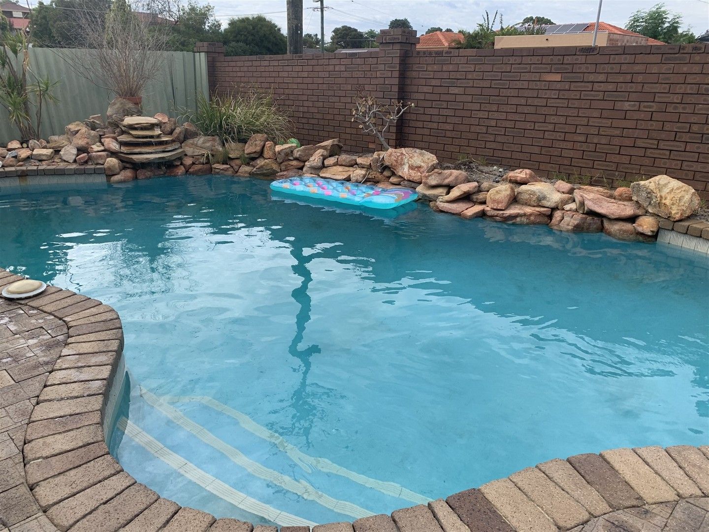 4 bedrooms House in 4 Turret Road WILLETTON WA, 6155